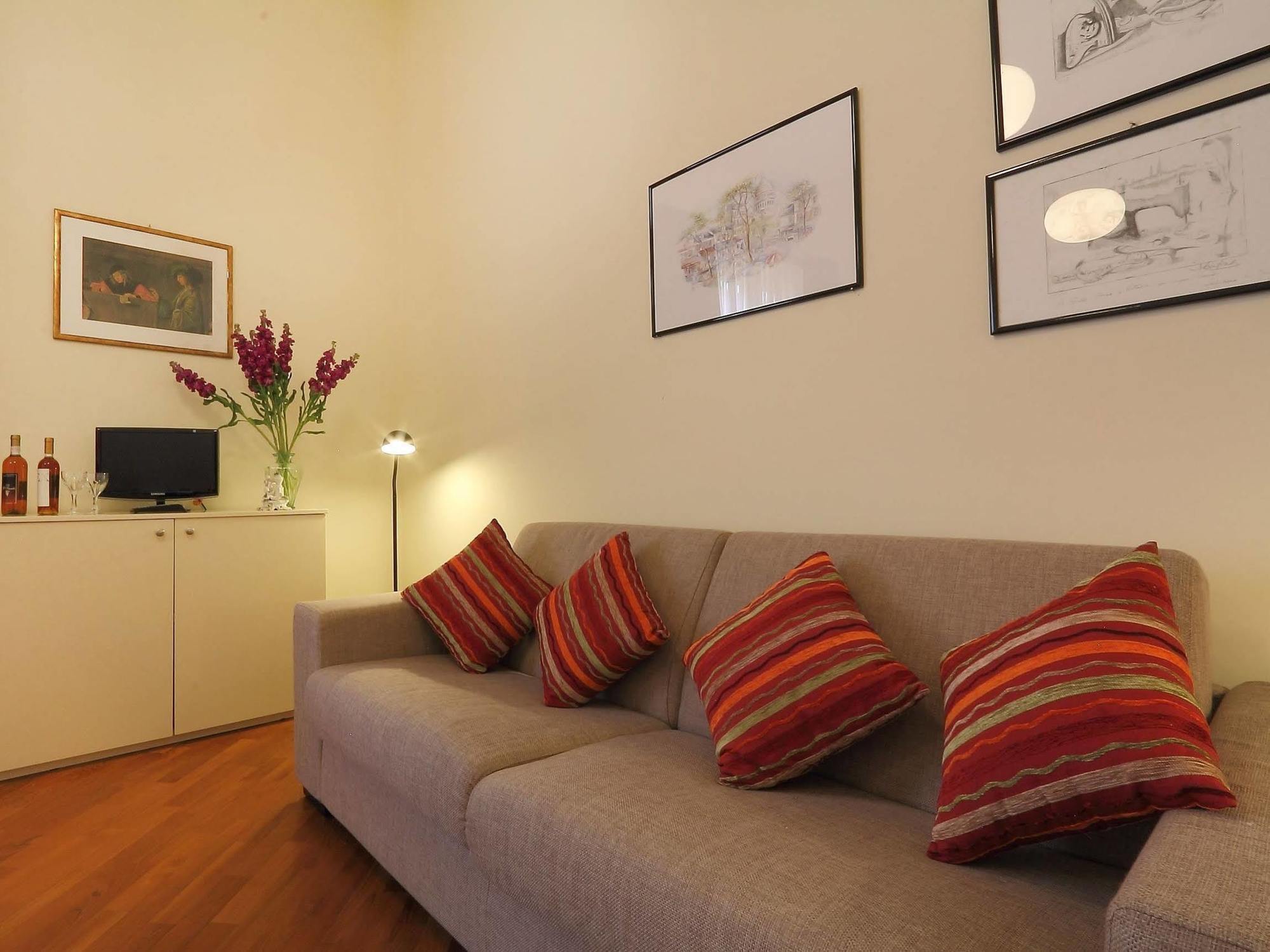 Relais Martinez Florens Exteriör bild