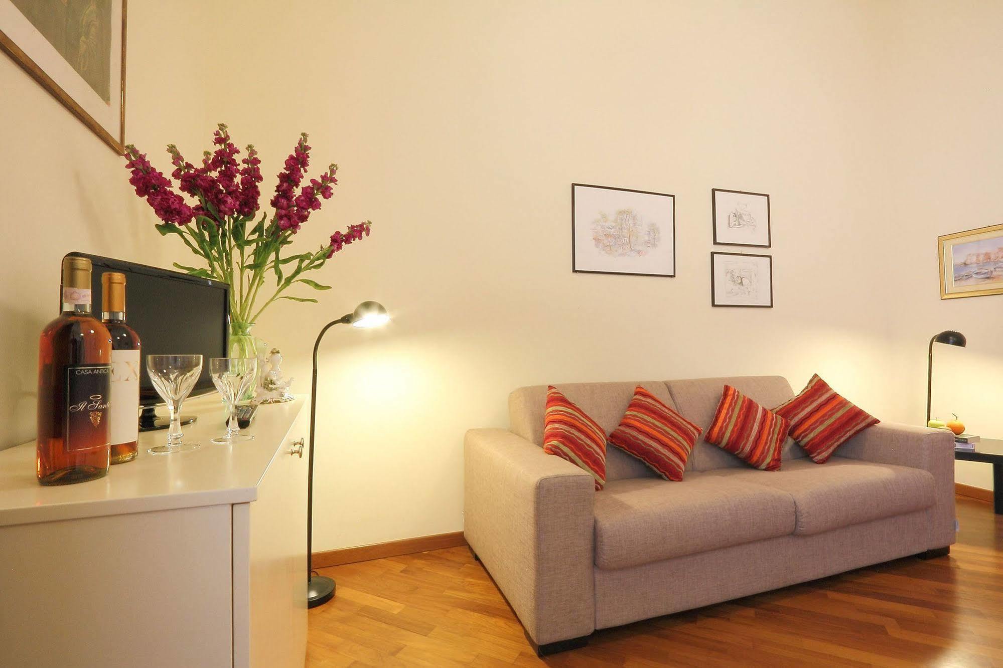 Relais Martinez Florens Exteriör bild
