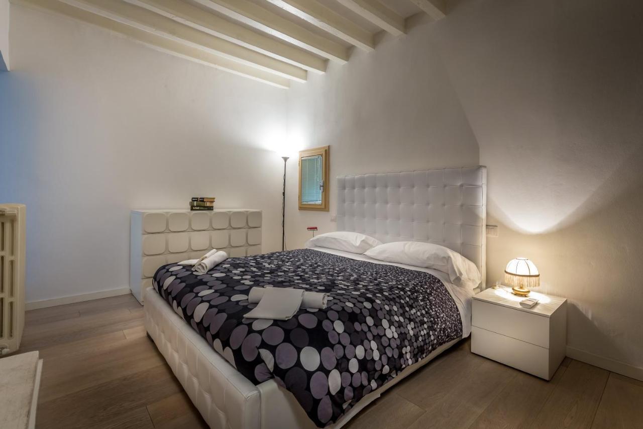 Relais Martinez Florens Exteriör bild