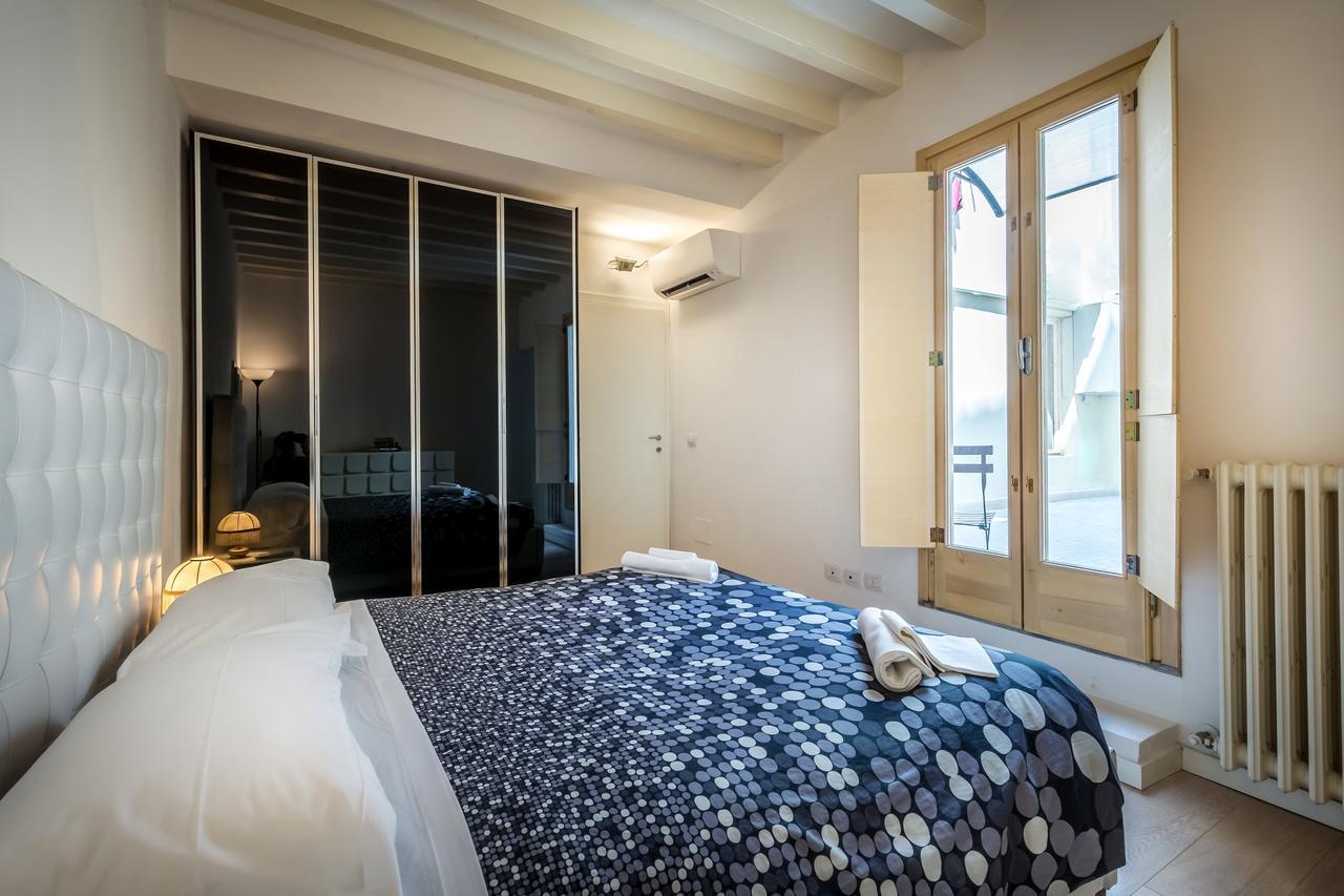 Relais Martinez Florens Exteriör bild