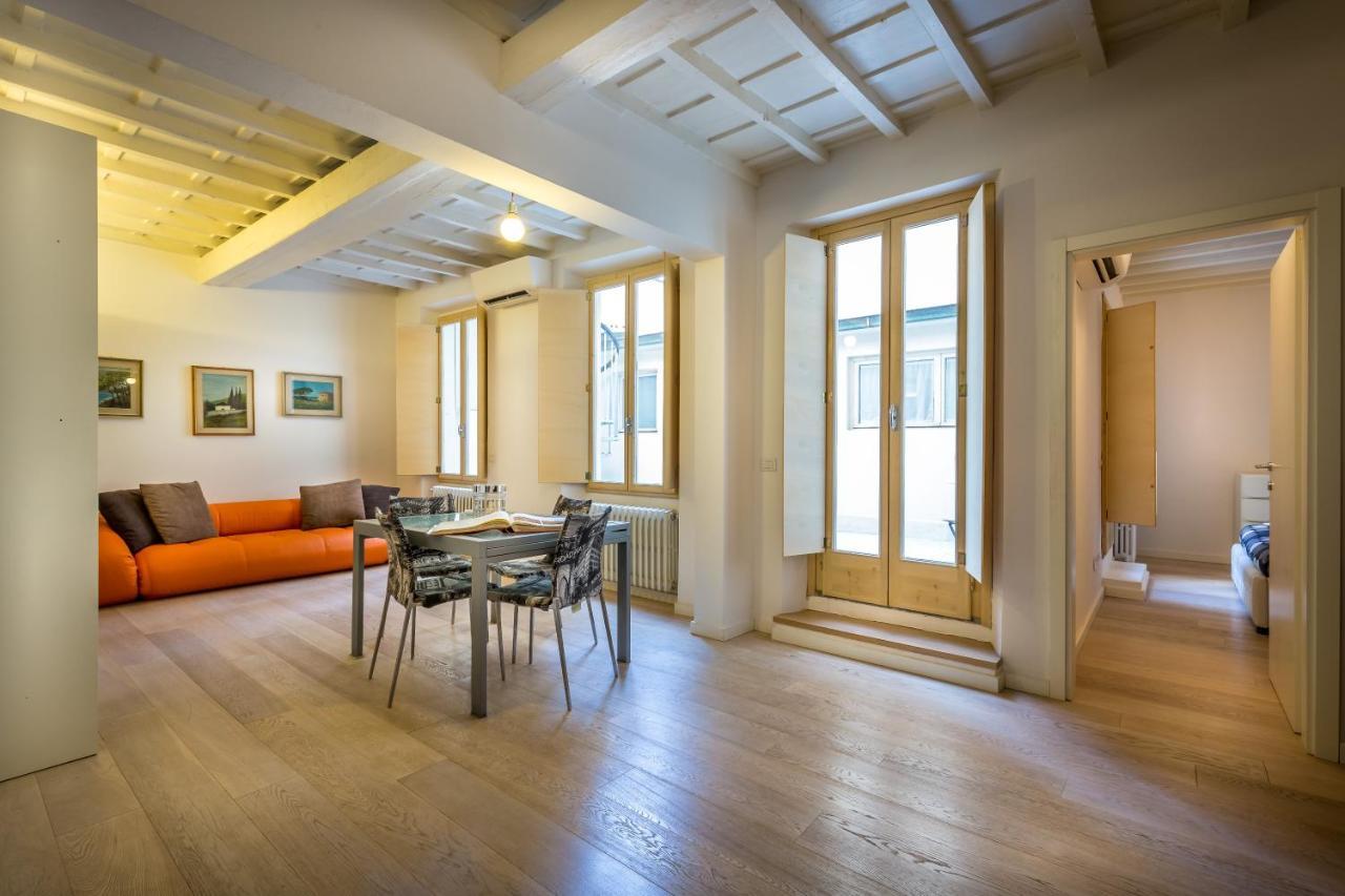 Relais Martinez Florens Exteriör bild